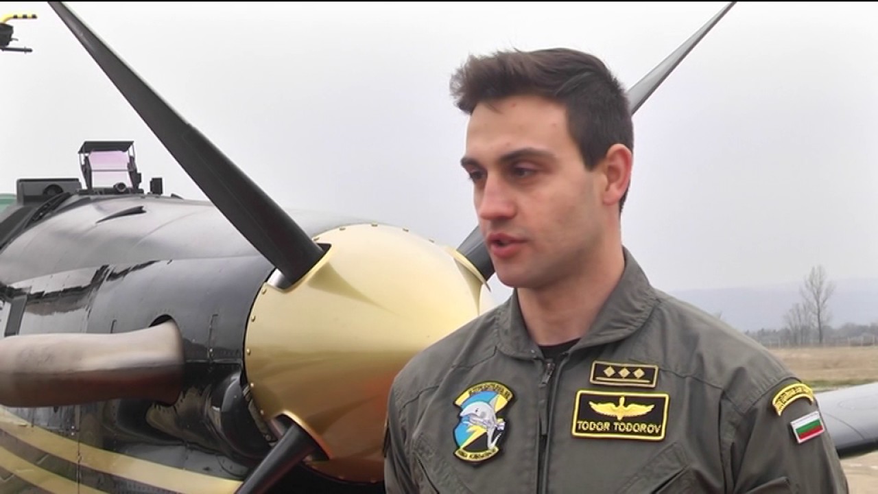 Лейтенантите - бъдещето на 3-та авиобаза .