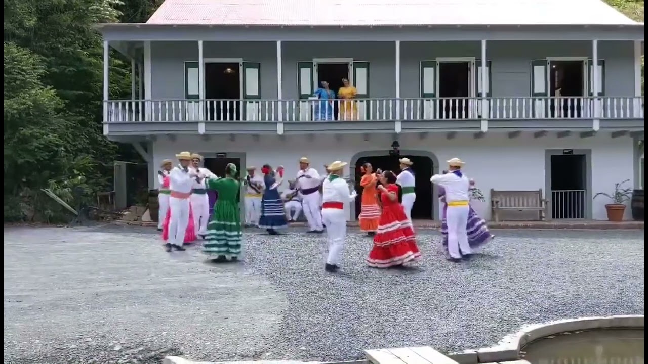 Seis del Pañuelo (Seis Dorado) por Areyto Ballet Folklórico de Puerto Rico.