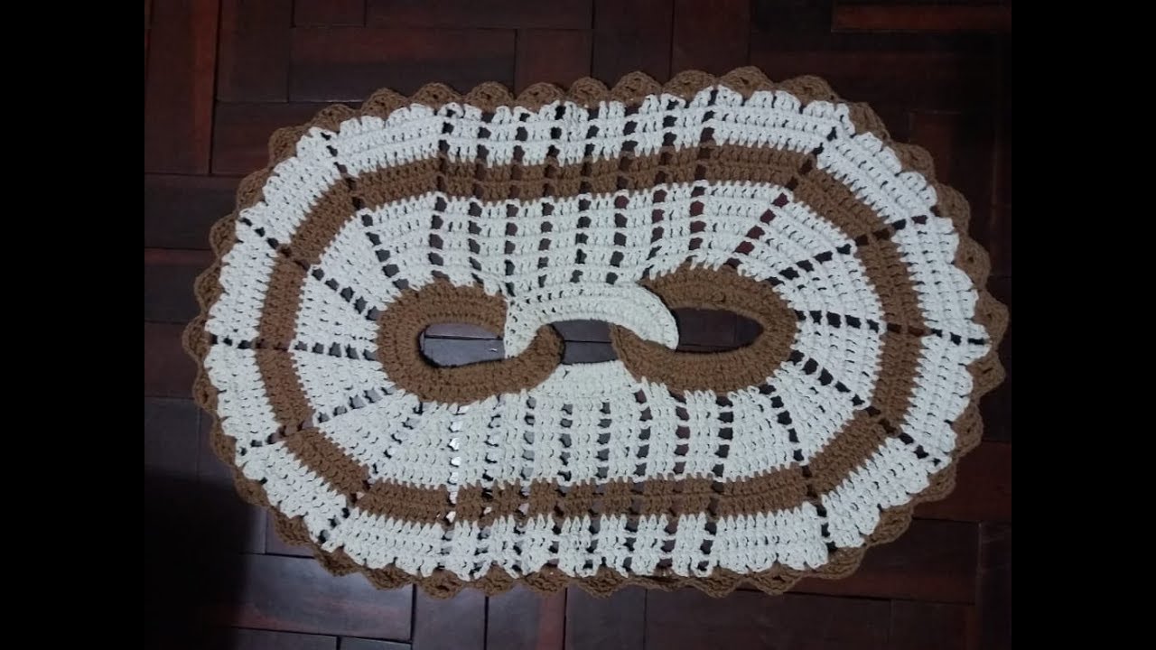 Tapete de croche com círculo café com leite
