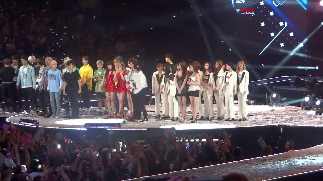 [FANCAM] KCON 2016 LA - Ending