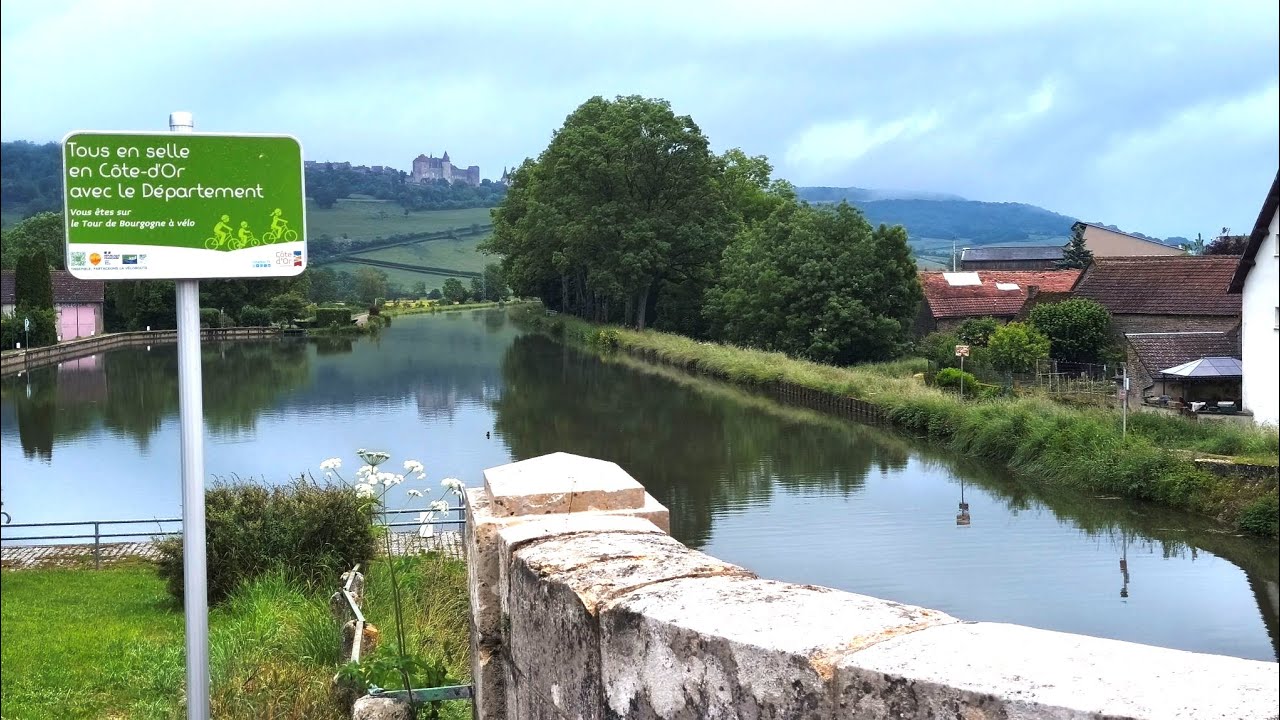 Borghi in Moto  - Francia Giorno 11 - Santi, Castelli e Canali: V&eacute;zelay e Ch&acirc;teauneuf-en-Auxois.