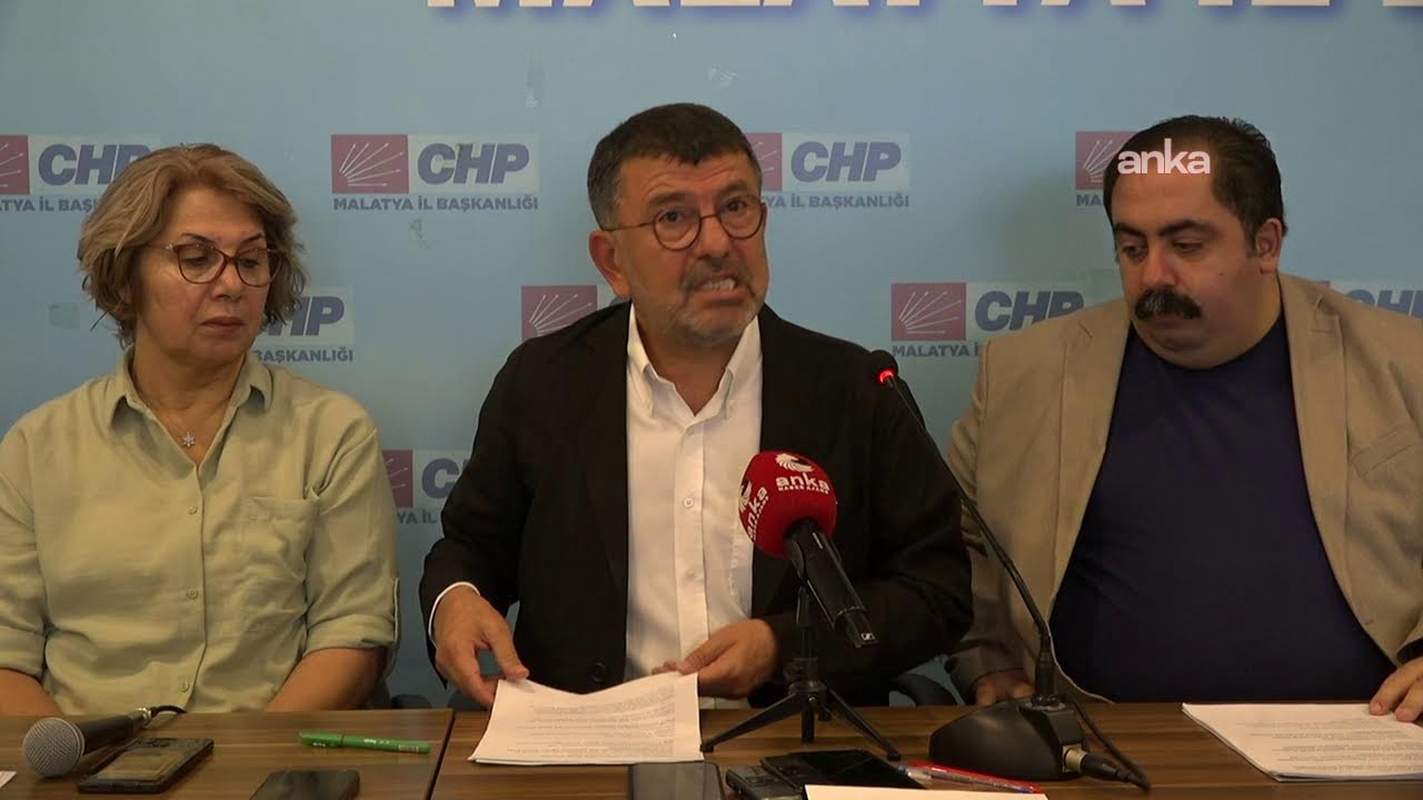 CHP Malatya Milletvekili Veli Ağbaba Malatya İl Başkanlığı'nda açıklama yaptı
