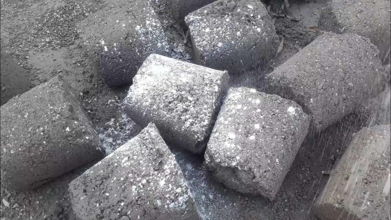 New video is out now 📸Hardest crunchy shapes pour with powder crumbling in floor + water pot💦😴