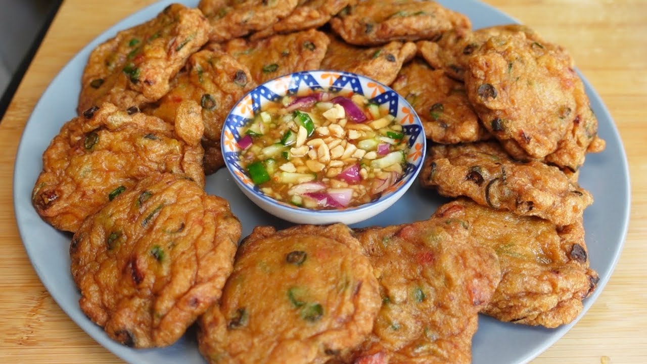 🇹🇭泰式鱼饼甜辣酱，Q弹软嫩，香辣好吃，搭配泰式甜辣酱一口接一口的吃，完全停不下来🐟🔥Thai-style fish cakes with sweet and spicy sauce