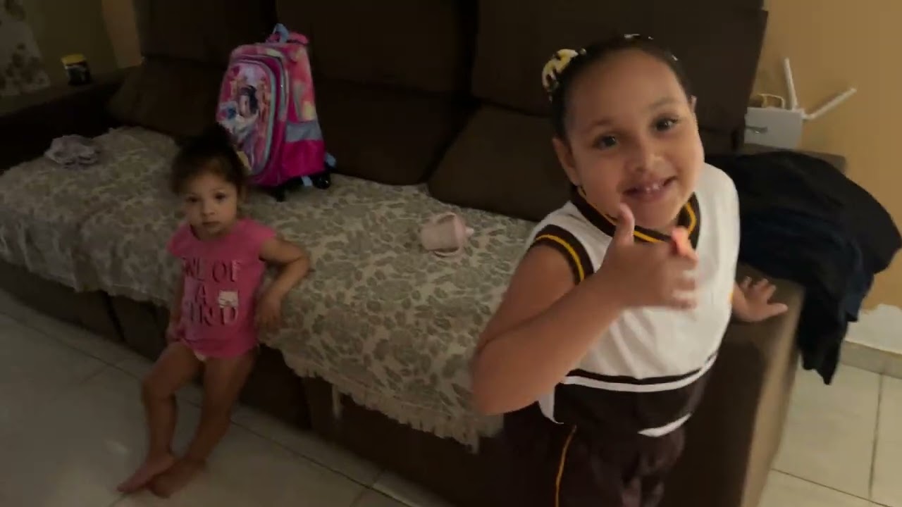 Organizei os materiais escolar da minha filha 👧 para o primeiro dia de aula 🩷 