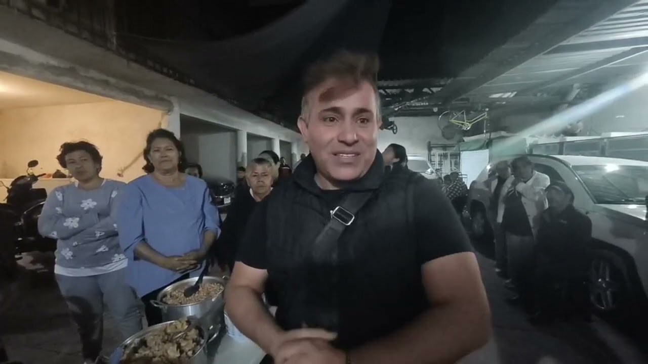 A PESAR DE LAS CONTINGENCIA SEGUIMOS REPARTIENDO COMIDA LOS PEREGRINOS QUE SE QUEDARON EN SAN JUAN 
