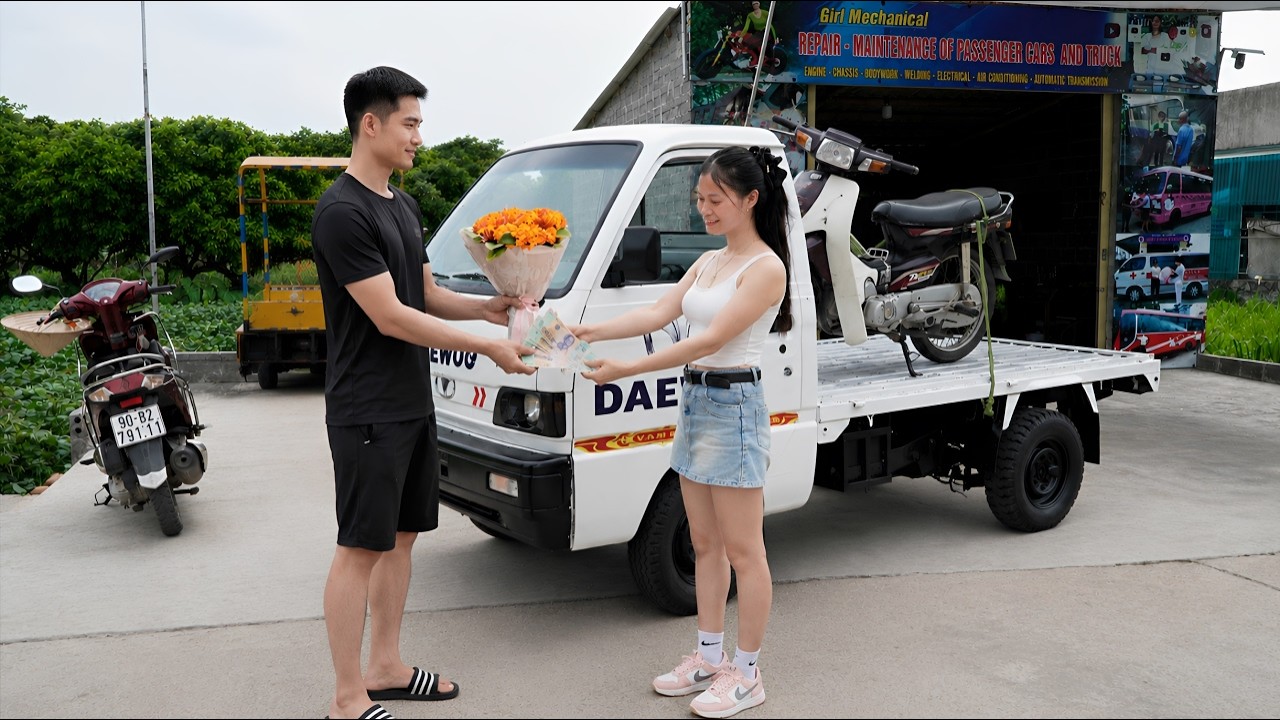 Genius girl: Completely repaired and restored a Daewoo truck (500kg) and then sold it to a pig farm.