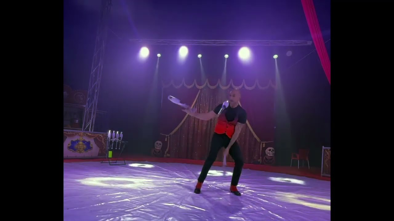 Antoine Micheletty – Juggler (France)