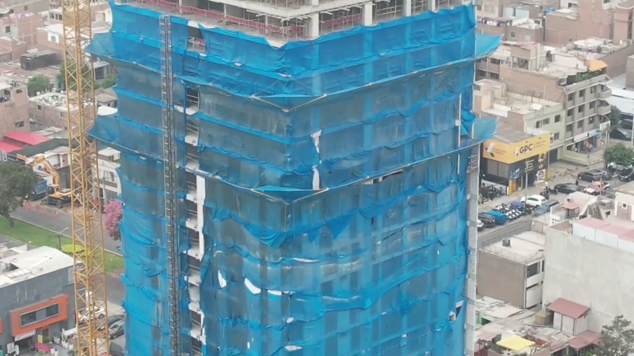 Roosevelt 5591 casi terminado. Inicio de obras en Le Rosier en miraflores. Ambos de 23 pisos.
