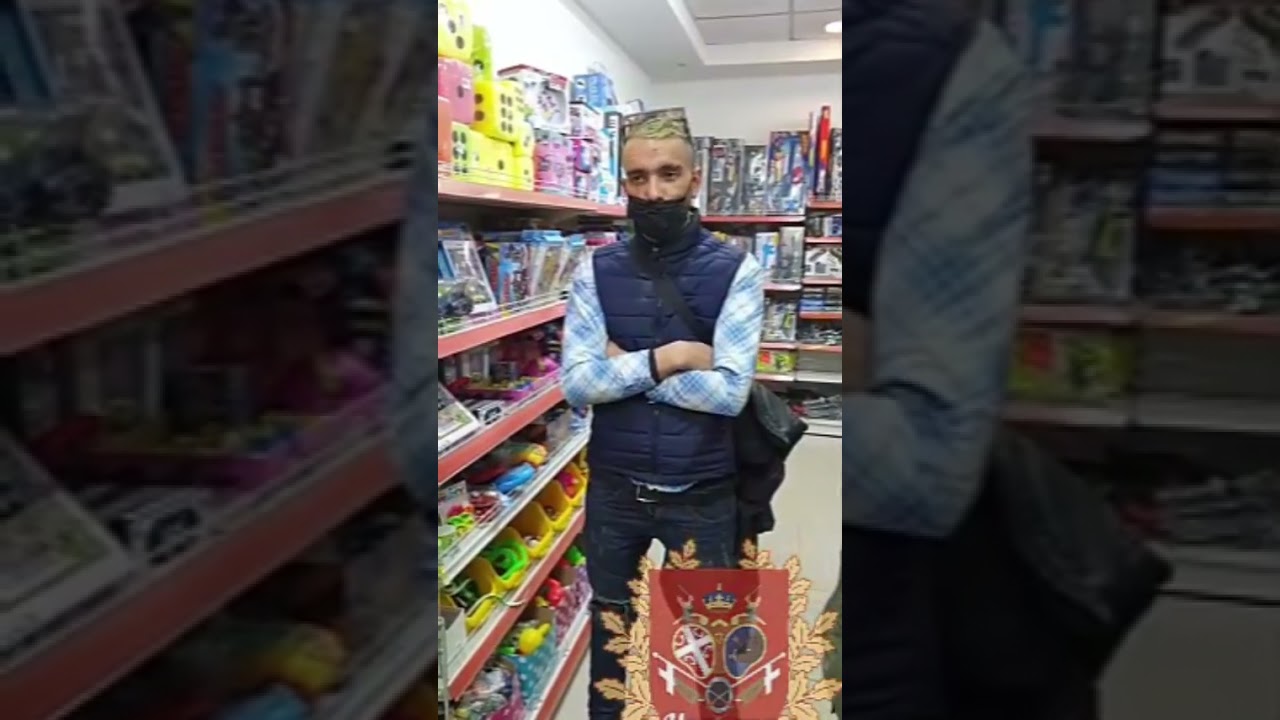 Migrant shoplifting, intimidating staff | Migrant krade i zastrasuje zaposlene