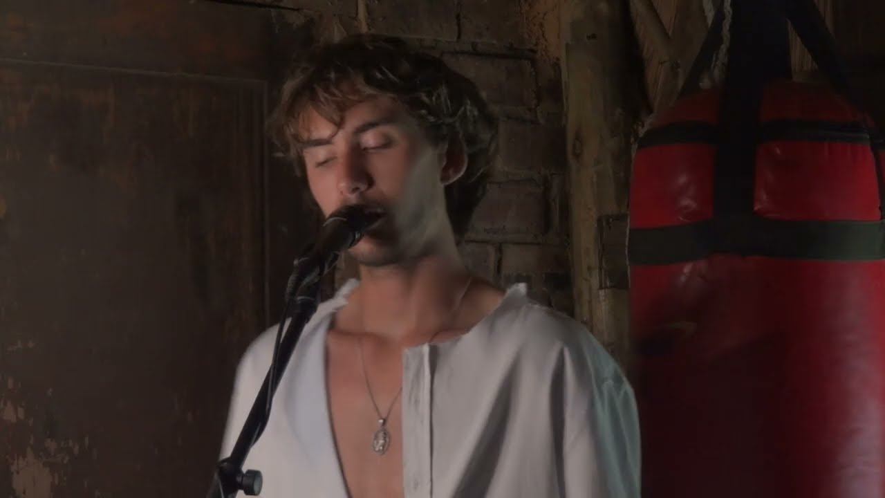 Aiden Pearson's Hart Eeter, Studio Video