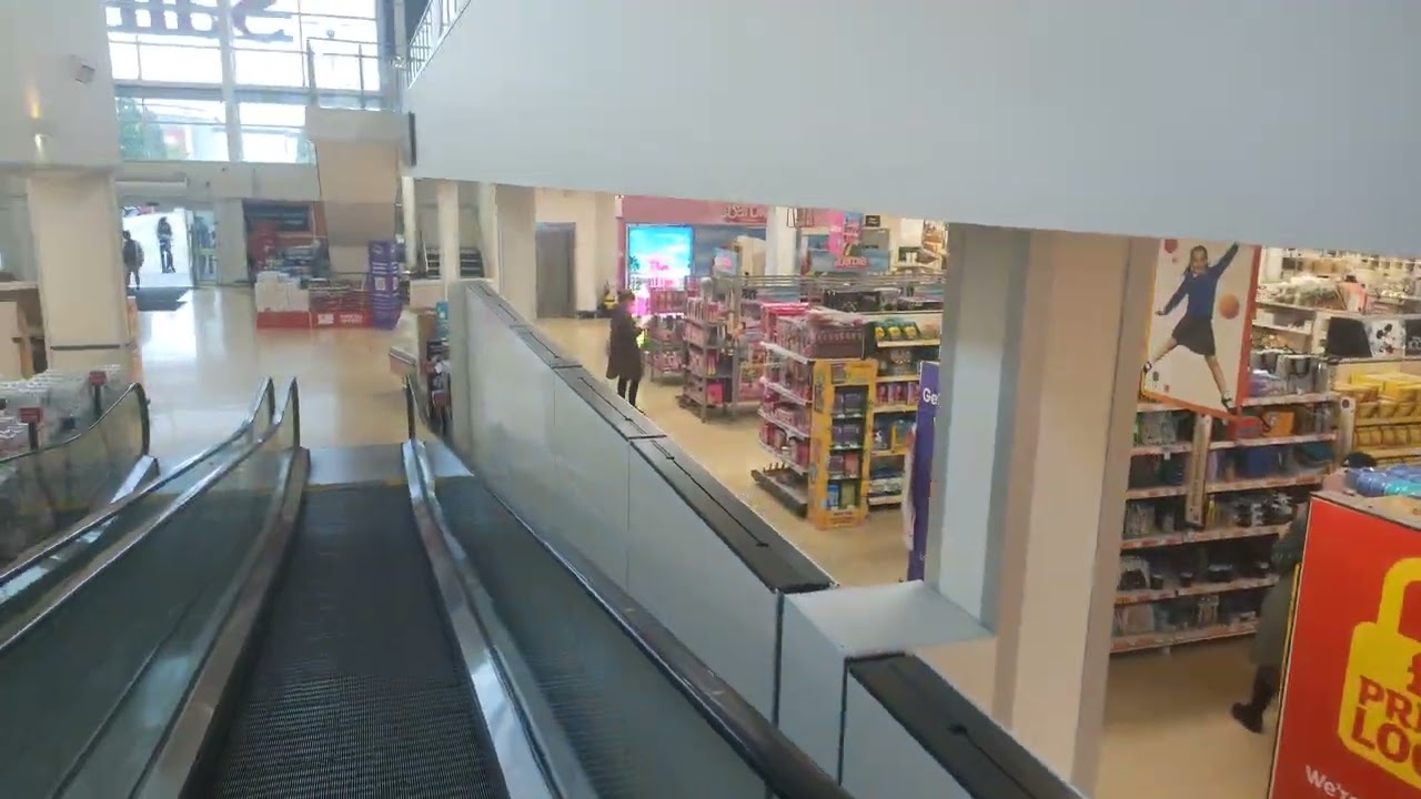 *Off-Camera/Bad Ending* Jun 2008 Kone Travelators @ Sainsbury's In Hayes Lombardy Retail Park