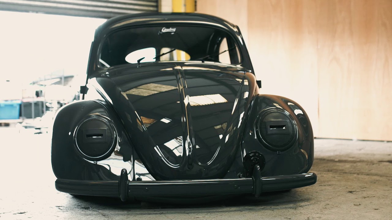 Limebug VW - Volksworld 2019 Winner BOS - 1949 Split Window Standard Beetle Grey / Gold