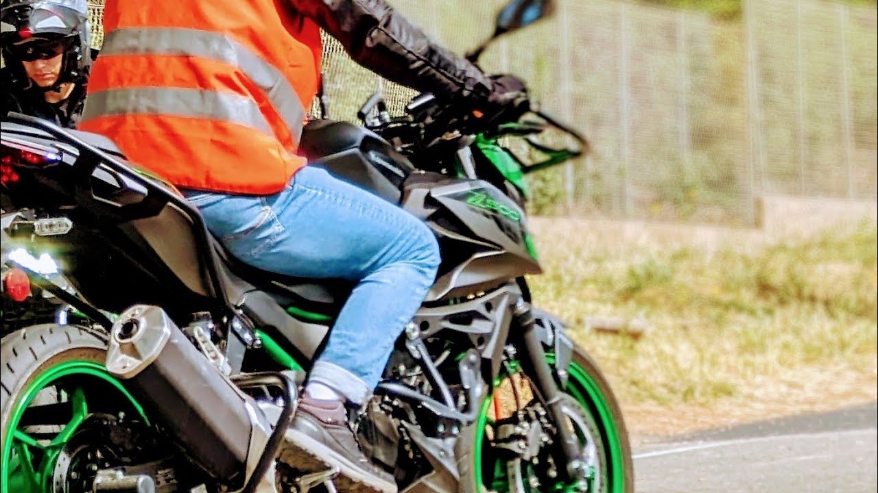 PERMIS MOTO 🏍️ V&eacute;rification et installation avant l'examen de circulation