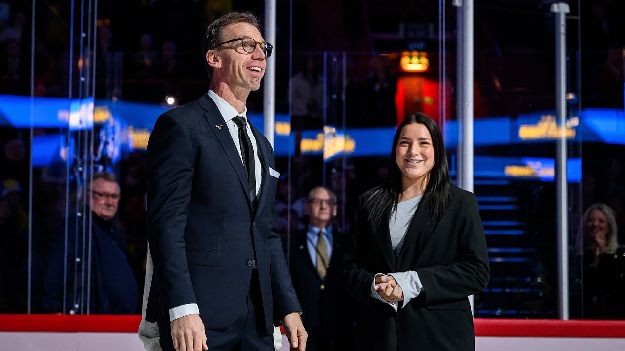 SVENSK ISHOCKEYS HALL OF FAME I MIKAEL SAMUELSSONS INVALSCEREMONI
