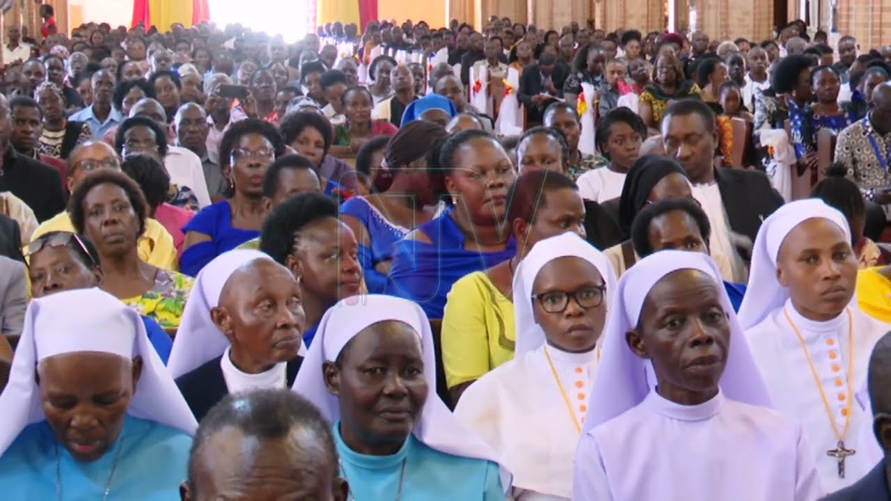 Hundreds gather in Lubaga to pay tribute to the late Bishop, Albert Baharagate
