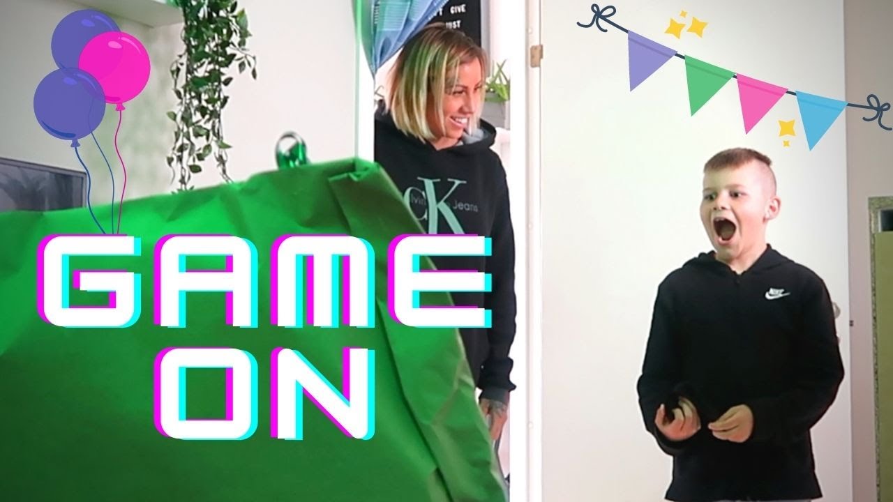 ÖVERRASKAR MIN SON MED ETT GAMING RUM