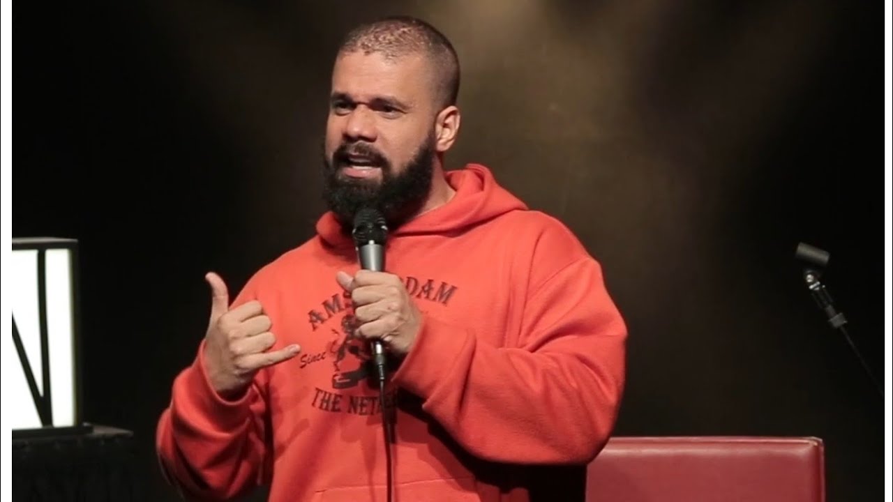 FUI ATENDENTE DE TELEMARKETING - J&uacute;nior Chic&oacute; - Stand Up Comedy