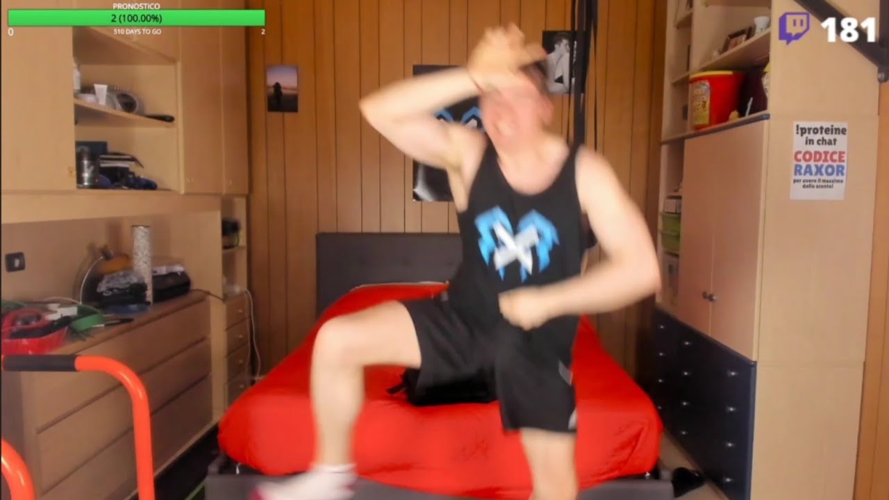 RaxoR fa il ballo del looser in live *CRINGE*
