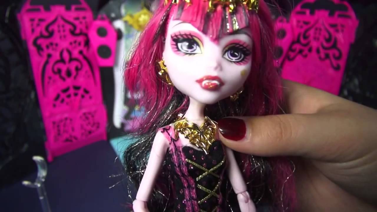 Draculaura Doll  From the Monster High 13 Wishes Haunt the Casbah Series