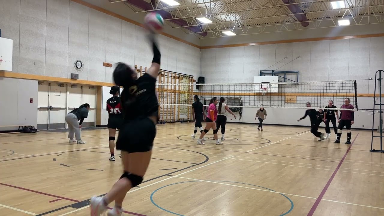 SVL W6s (1/4) 2026.01.06 EveryBaddie vs Saggy Girlz