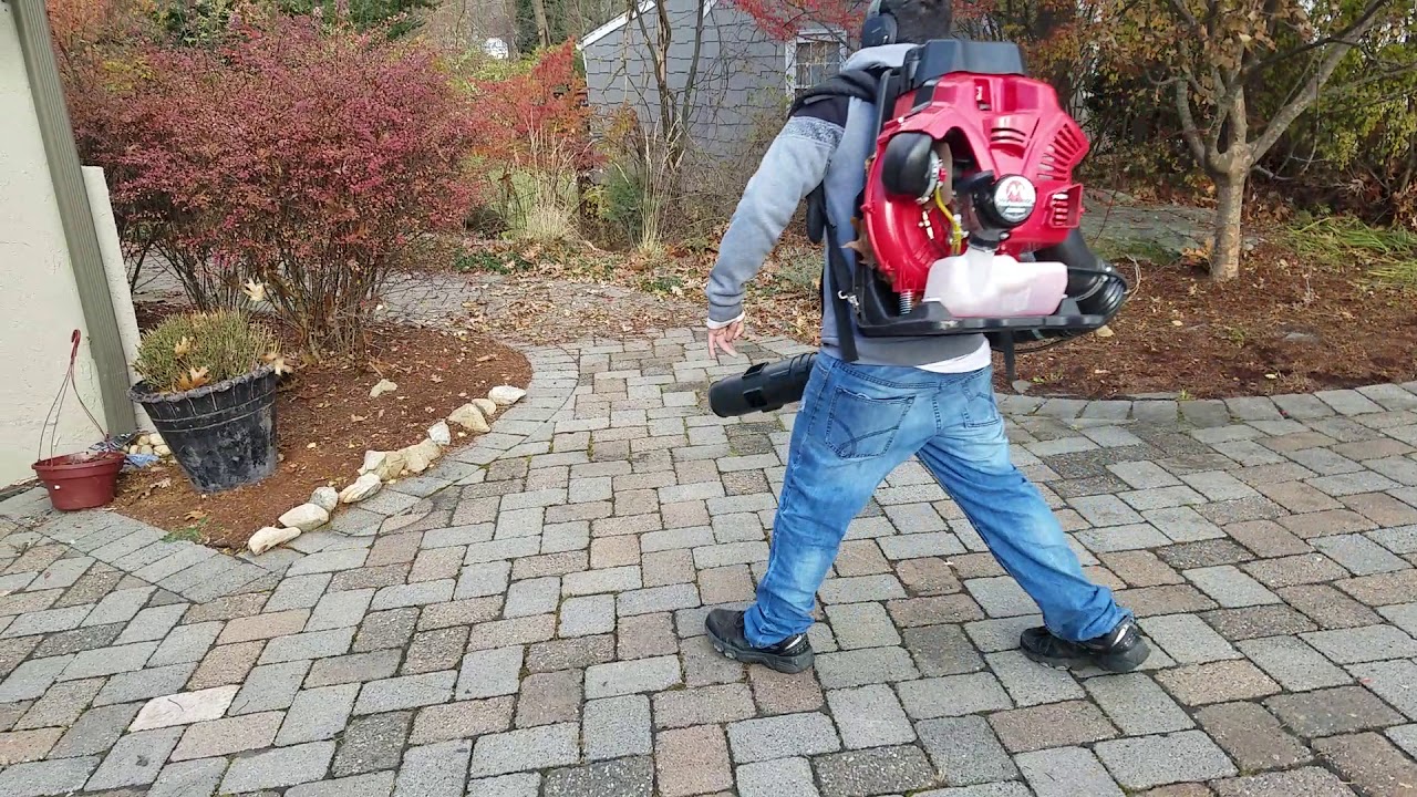 Maruyama BL9000 BackPack Blower in Action