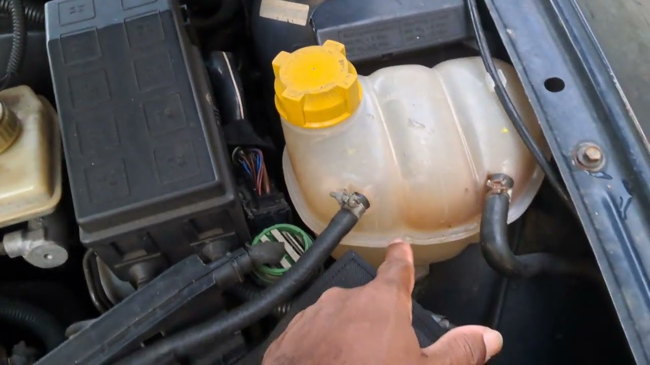 Sumindo água do reservatório (radiador) o quê será dessa vez??? #automobile #vectra