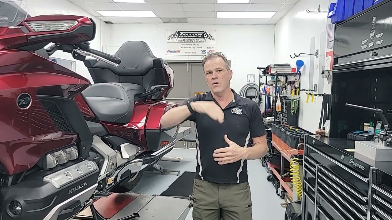 WARNING!!! Final Drive Oil Can Spill after Goldwing Tip Over - by Max McAllister & Traxxion Dynamics