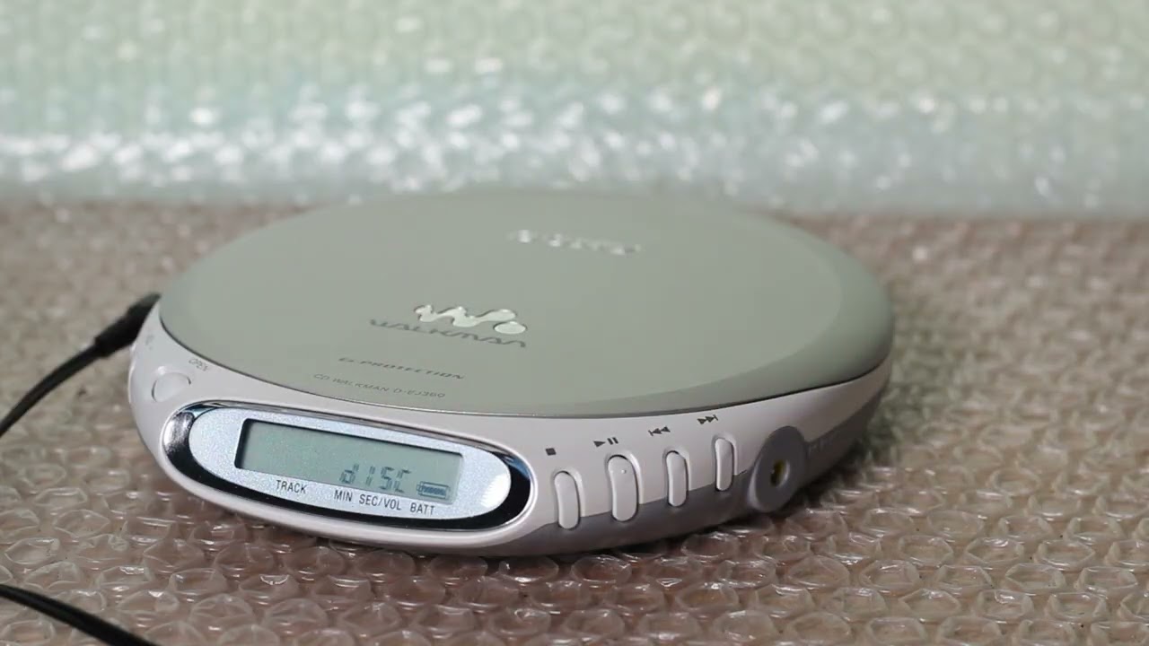 Quick test of a beautiful rare Sony CD Walkman D-EJ360 compact disc player G-protection