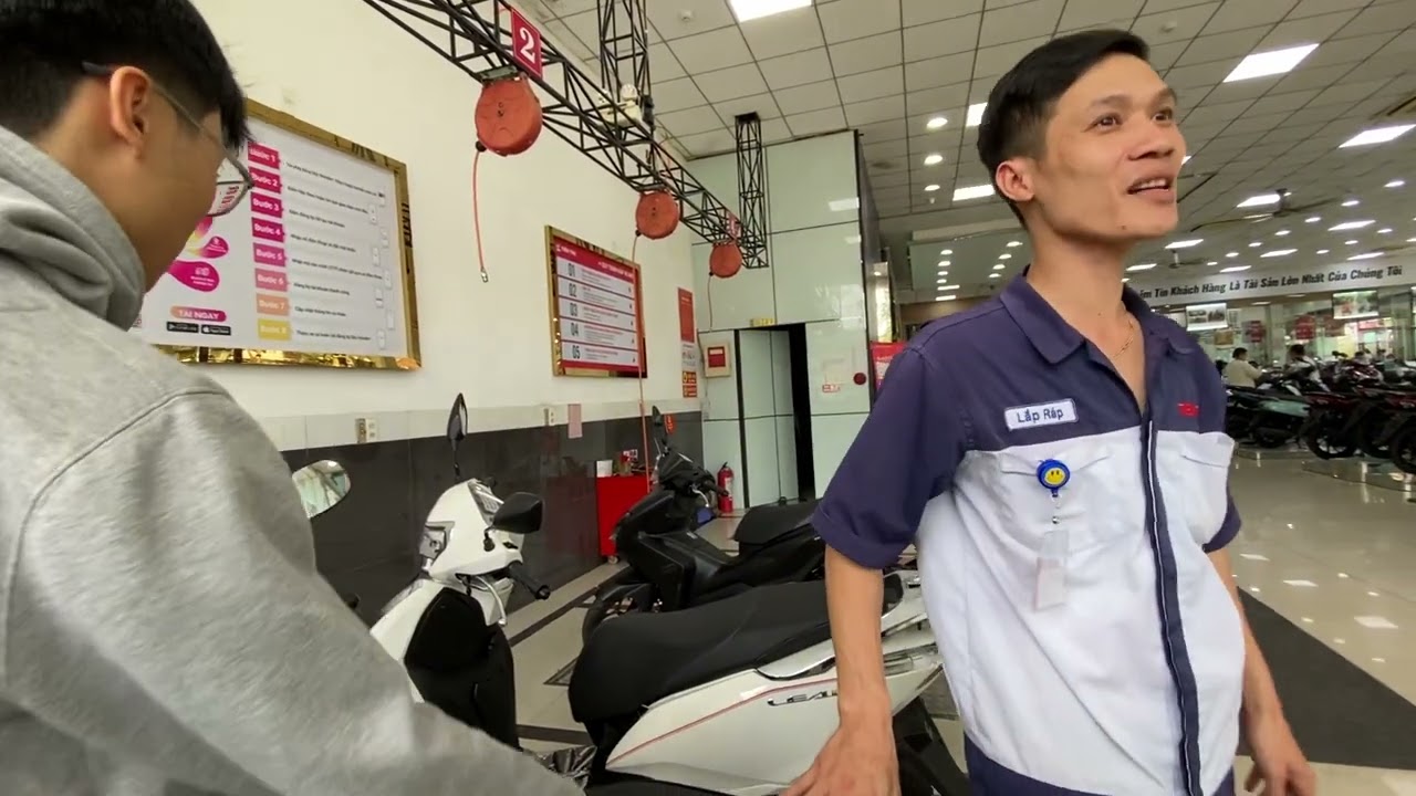 Anh Bin đi nhận xe Honda Future 2026