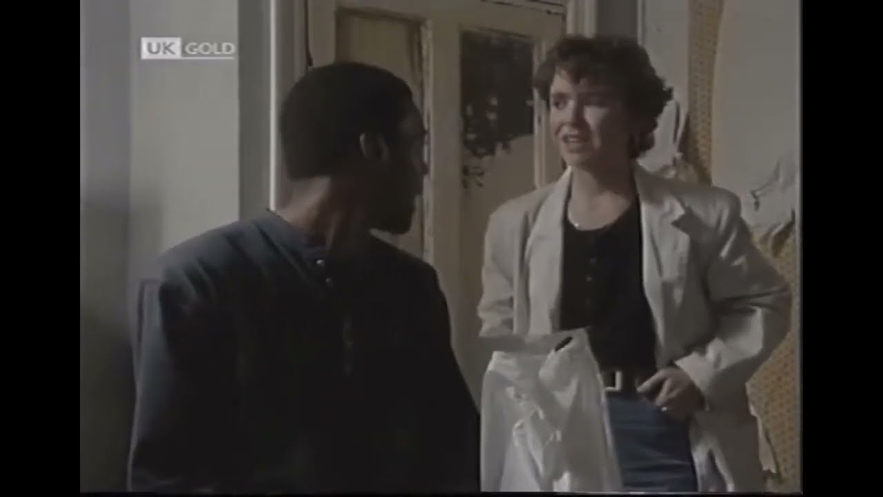 EastEnders - Clyde Tavernier & Michelle Fowler Slap Each Other (29th October 1991)