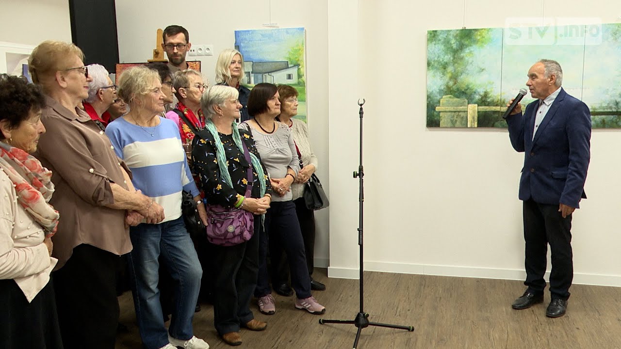 Staszowski Ratusz pełen koneser&oacute;w malarstwa. Finisaż poplenerowej wystawy