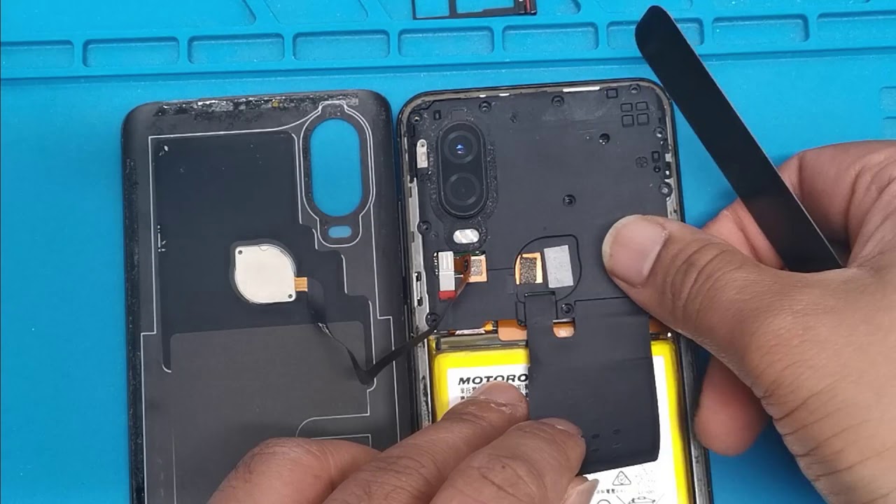 Motorola XT1970 disassembly