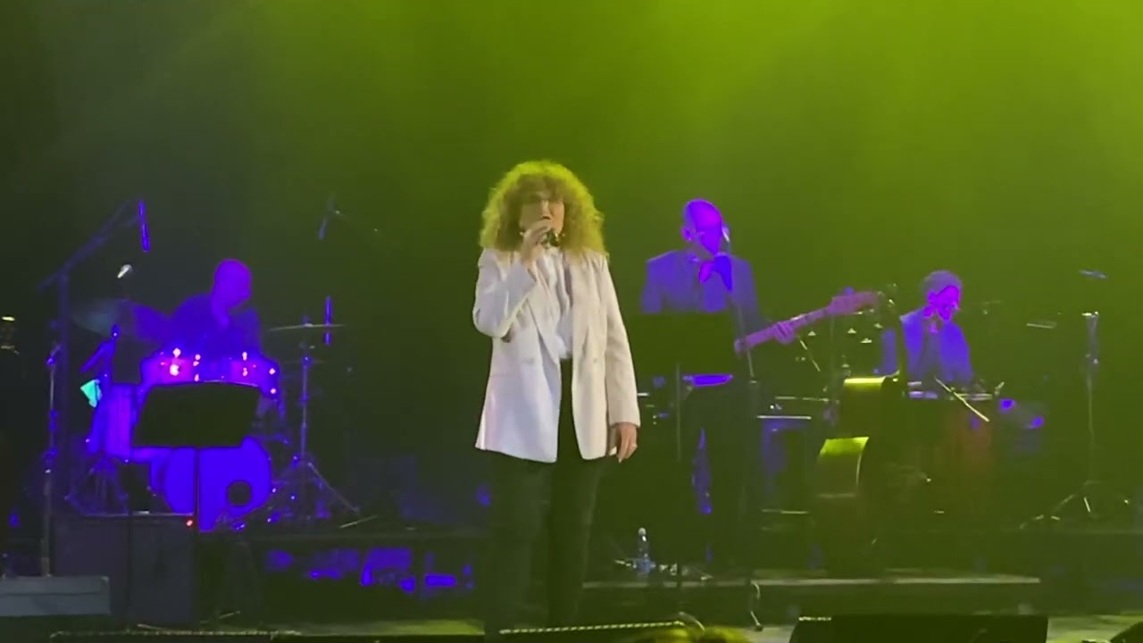 נורית גלרון - כולנו זקוקים לחסד | מתוך ערב משירי נתן זך (היכל התרבות ת״א - 28.02.22)