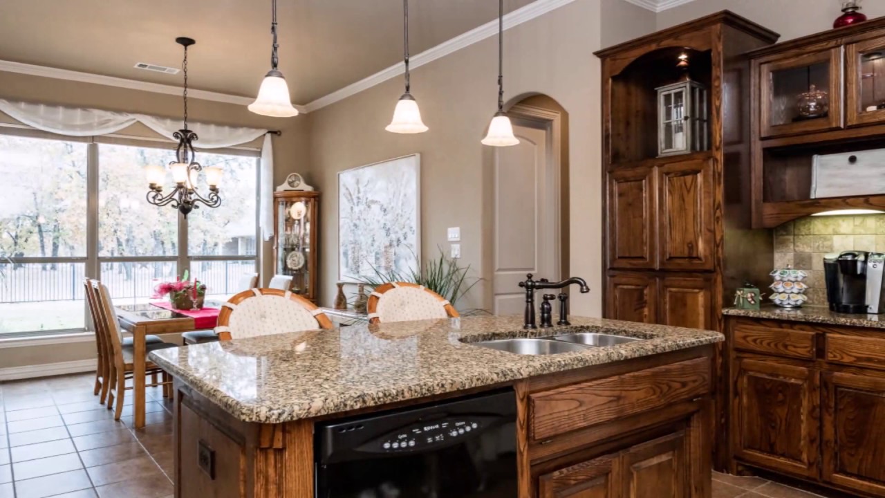 136 Eagle Dr, Lipan, TX 76462