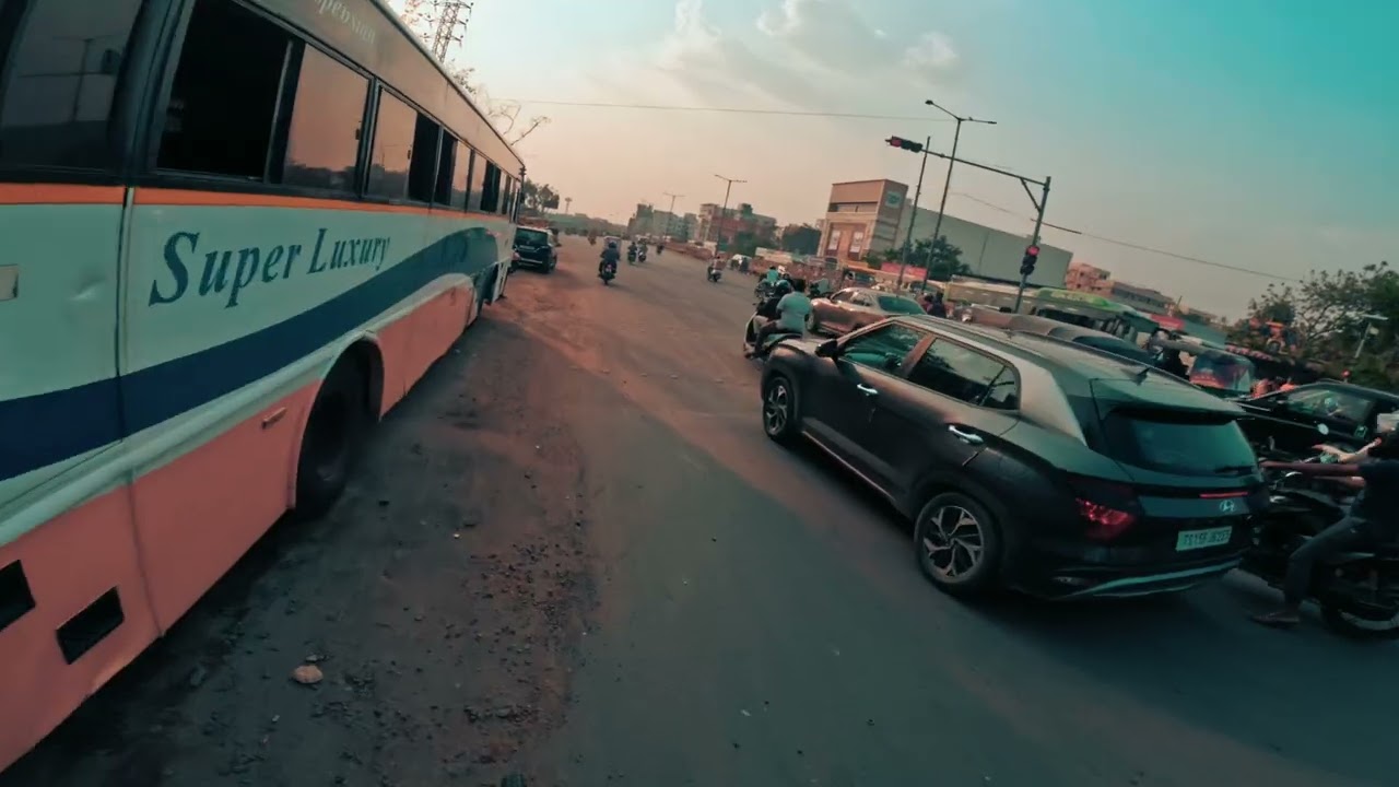 A lovely chat while waiting at Allwyn Signal | Cycle To Work - Week 122 - Day 2 