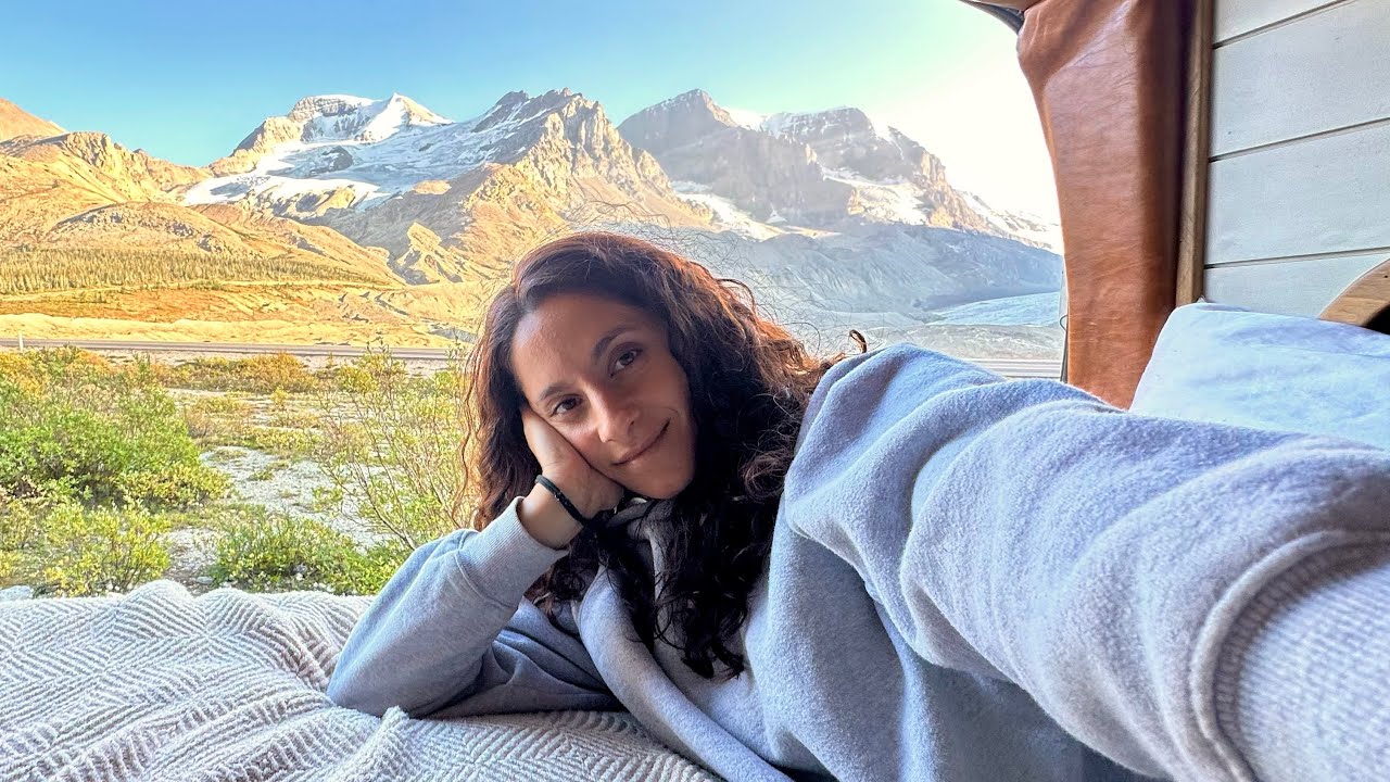 Hi!!!! Me again. At a glacier 💛 