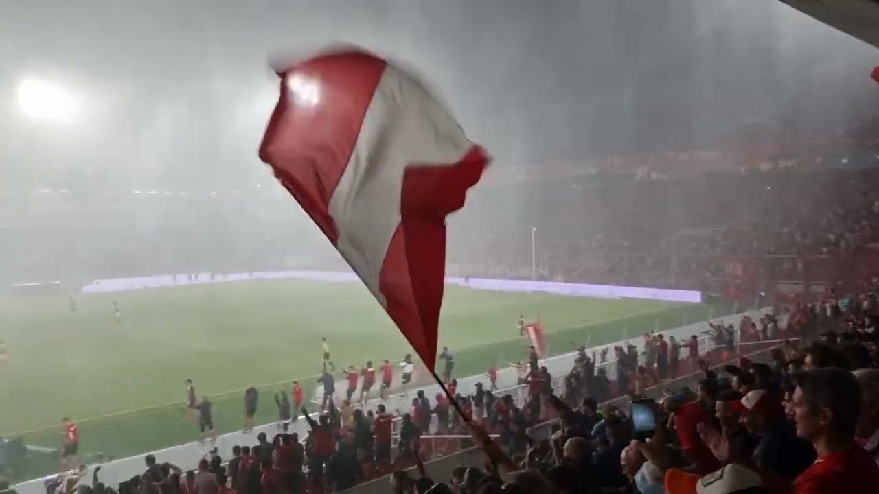 La HINCHADA vs. BOCA: fiesta bajo la lluvia
