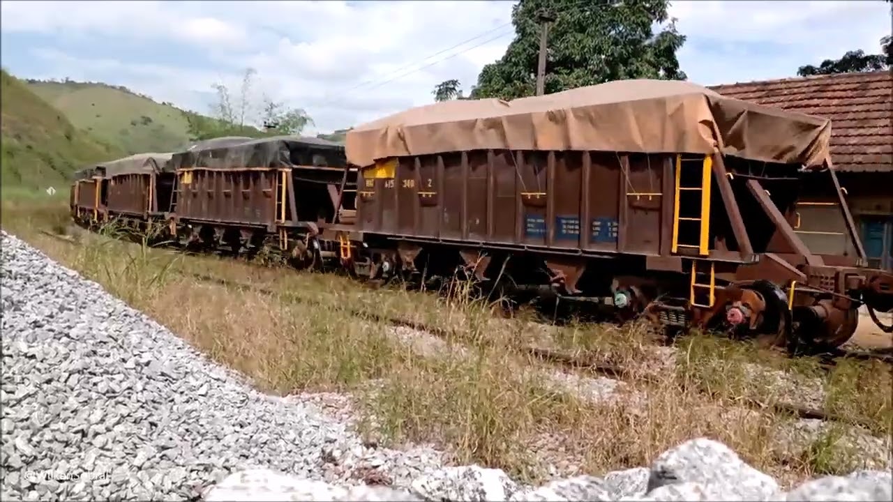KRC 0105 com dupla de locomotivas GE C44-EMi (Dash-9) #3947-3 e #3937-6