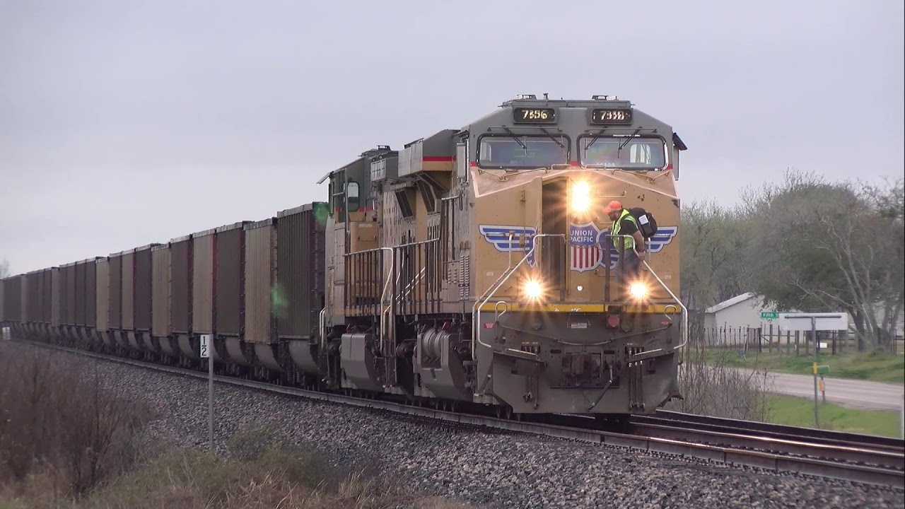 Muldoon , Texas - Train Crew Change