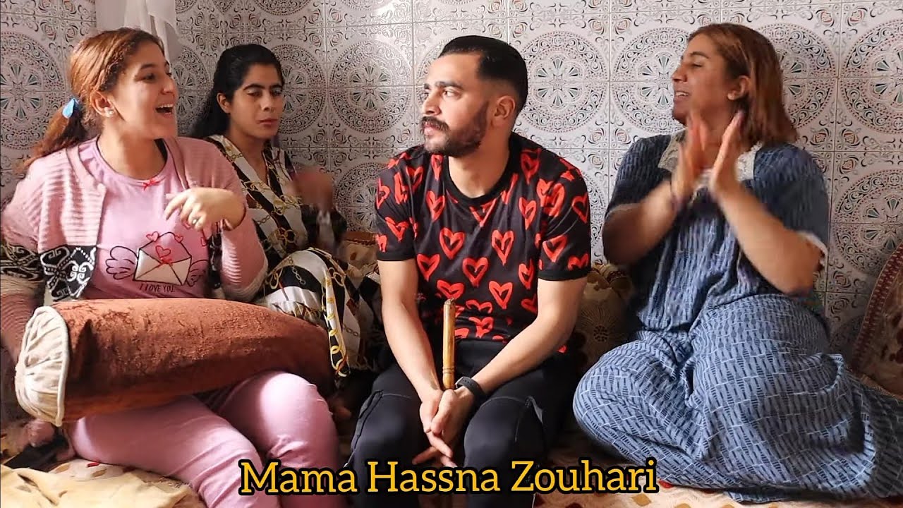 عندهم خوهم خارج ليهم من جنب ولاكن لبنات خاطااار....