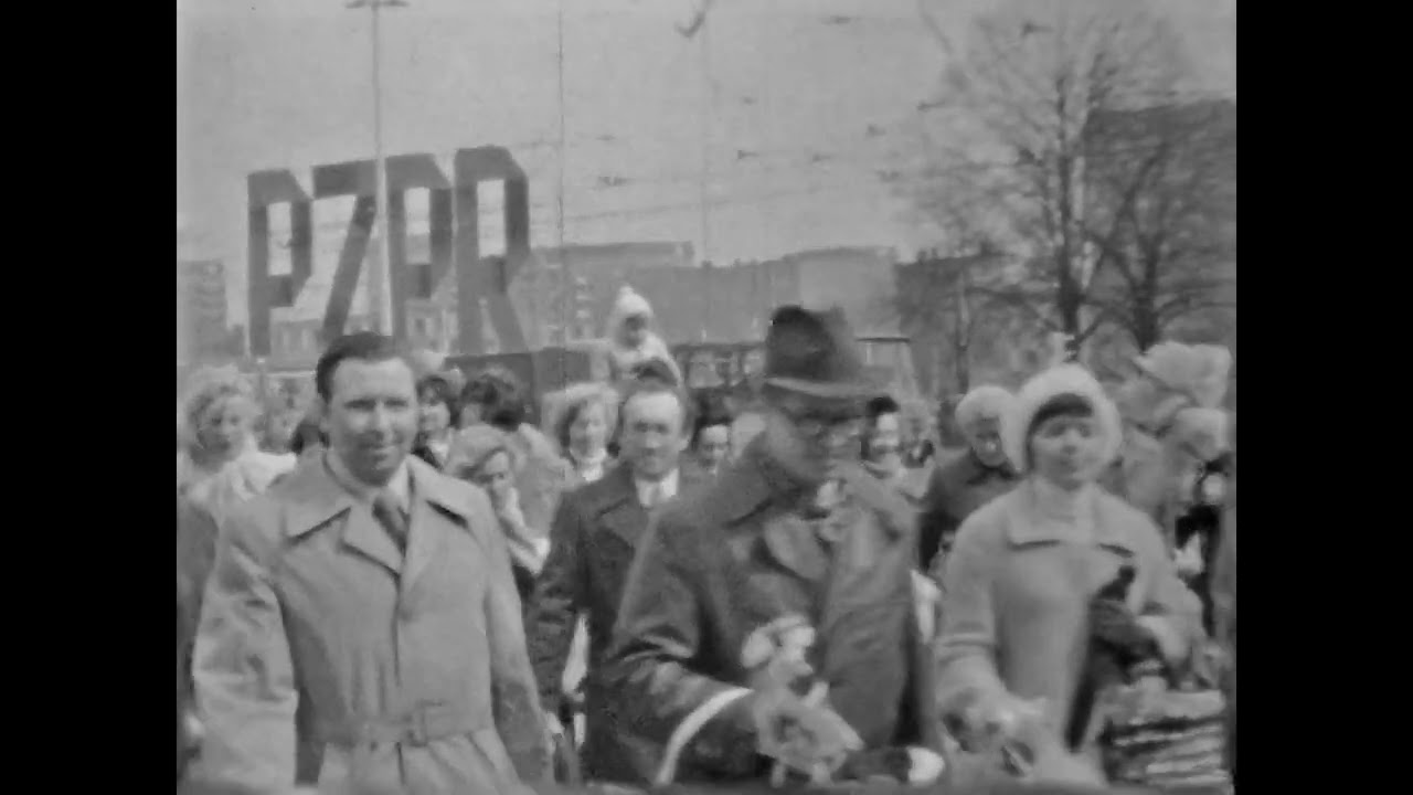 Pochód pierwszomajowy w Szczecinie. Lata 80-te.