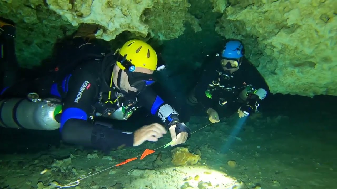 22 06 Buceo en Cuevas Mexico