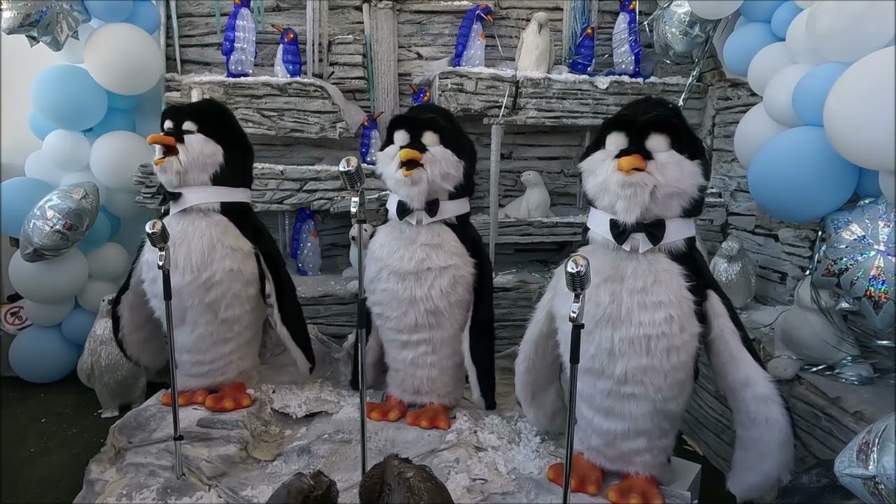 Penguin Animatronics Singing Christmas Songs - Busy Bee Garden Centre  - Ryde, Isle Of Wight - 2022