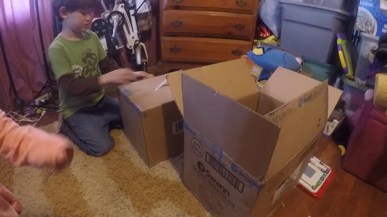 SWANN SECURITY CAMERA/Unboxing