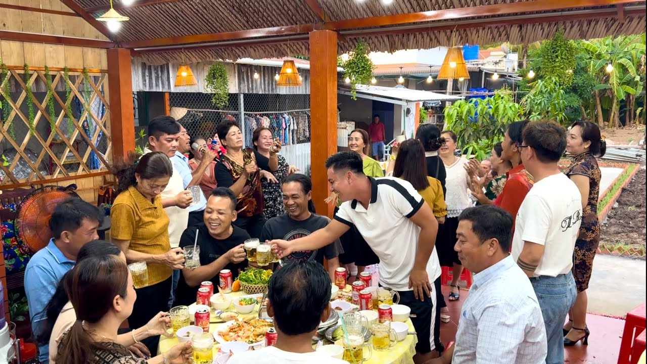 Bà Con Lối Xóm Quẩy Hết Mình Mừng 100N S.u.b Cùng Căn Chòi Mới  | MTQH