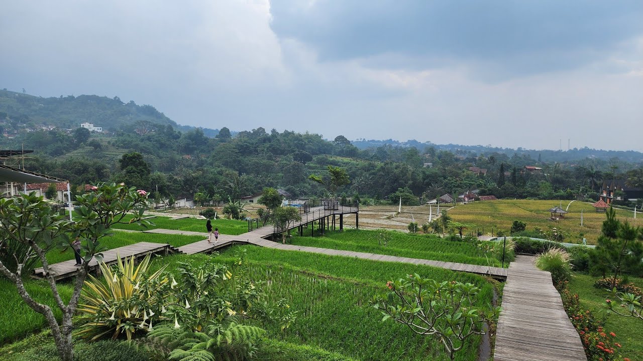 Lenirra Villa & Resto Cijeruk Bogor, Tempat Makan Estetik dengan Pemandangan Epic