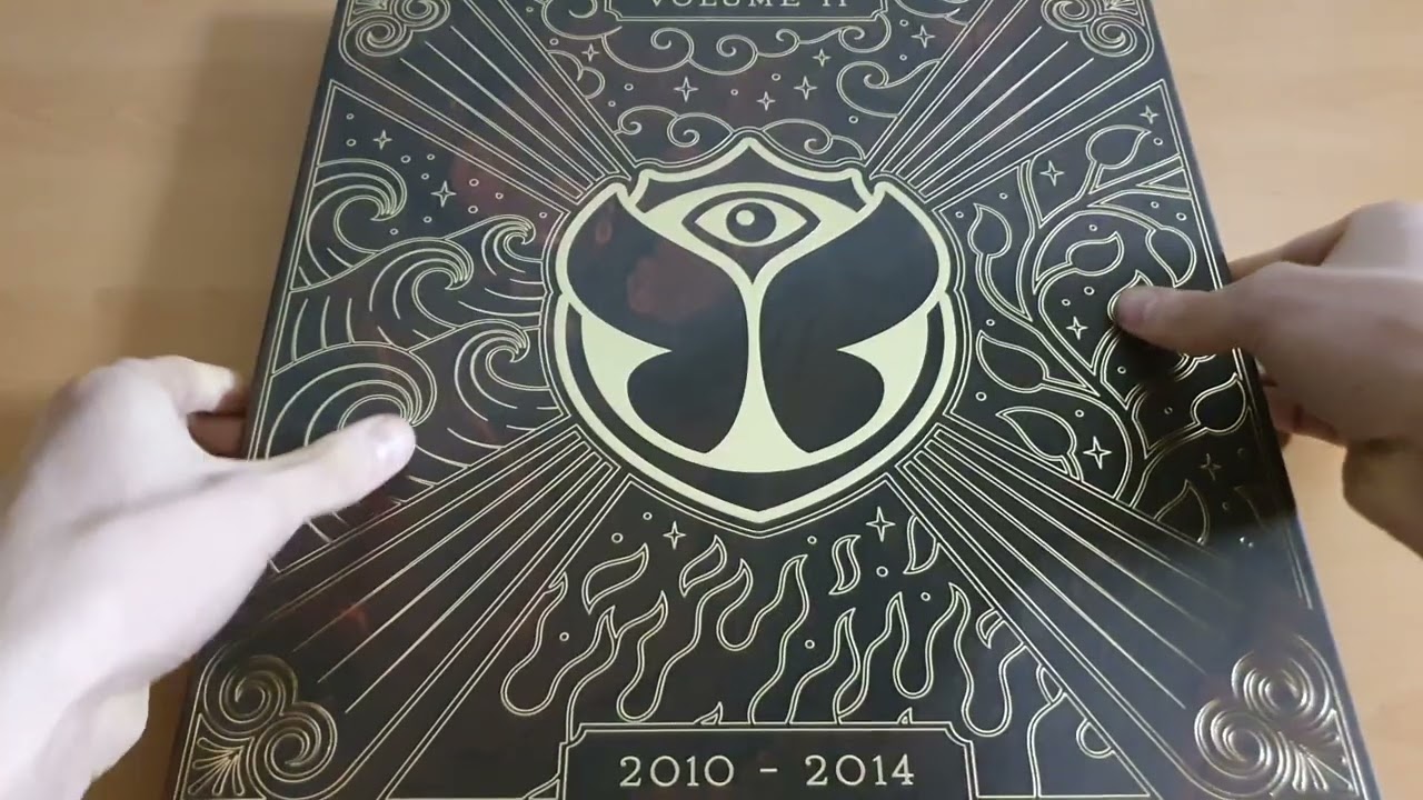 Tomorrowland - 5LP Vinyl Box 2010-2014 Anthems Vol.2 (Unboxing)
