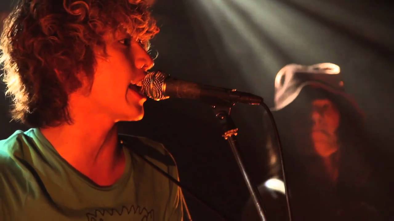踊ってばかりの国「ムカデは死んでも毒を吐く」LIVE