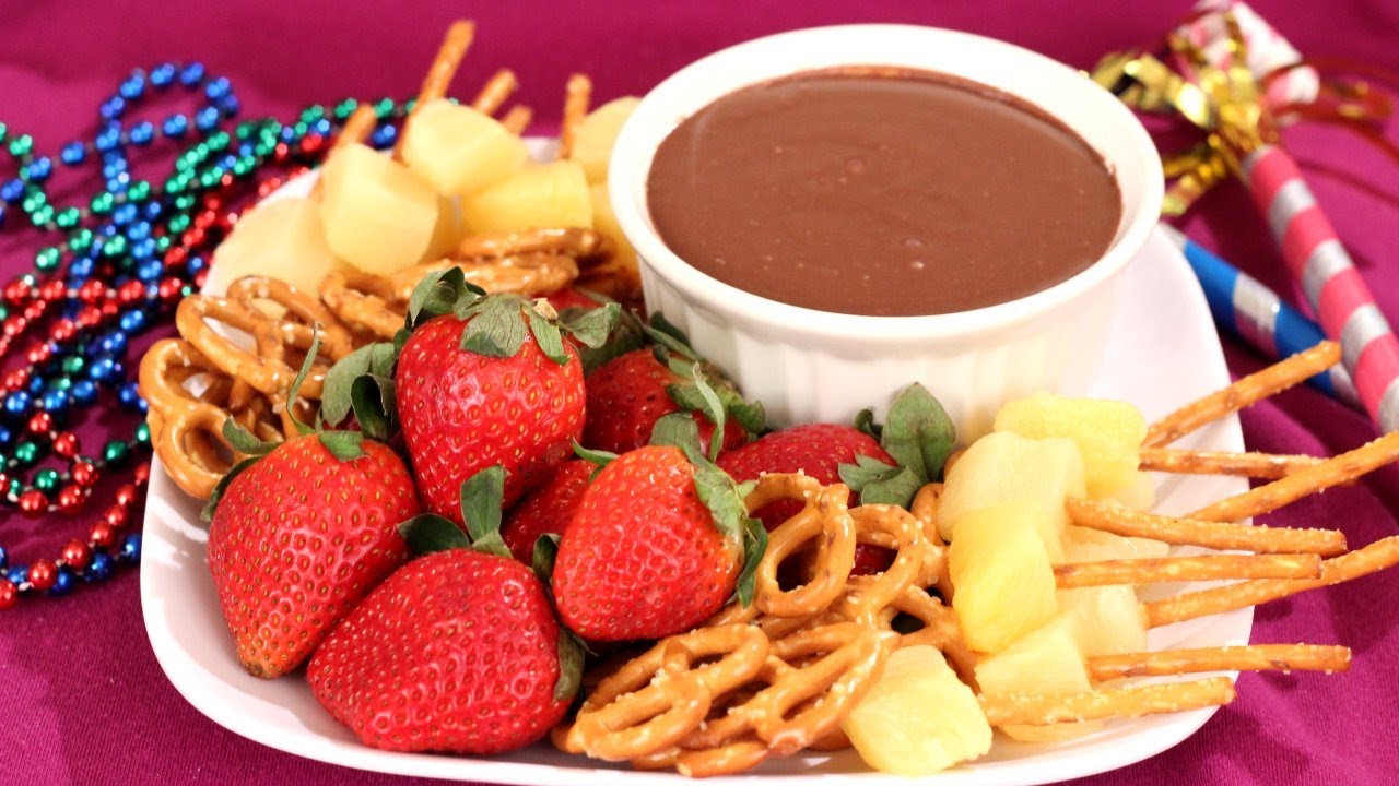 Chocolate Dipping Sauce Recipe - Amy Lynn's Kitchen